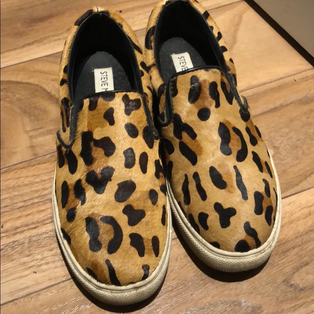 Steve madden leopard slip on